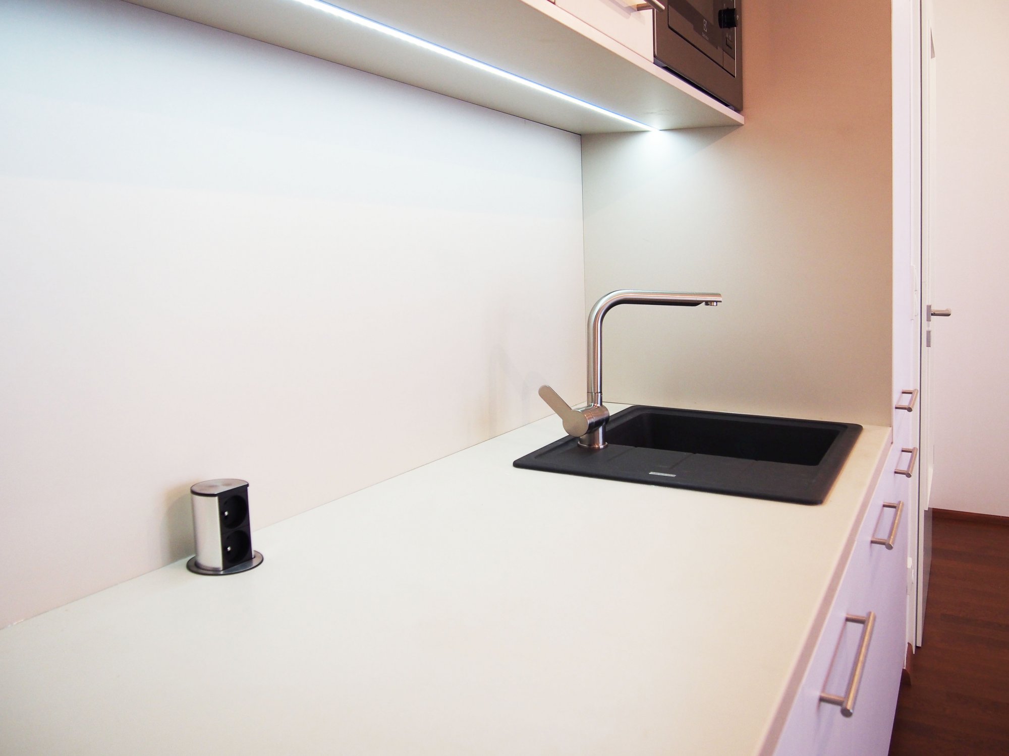 vestavn&yacute; n&aacute;bytek pro n&aacute;jemn&iacute; byt