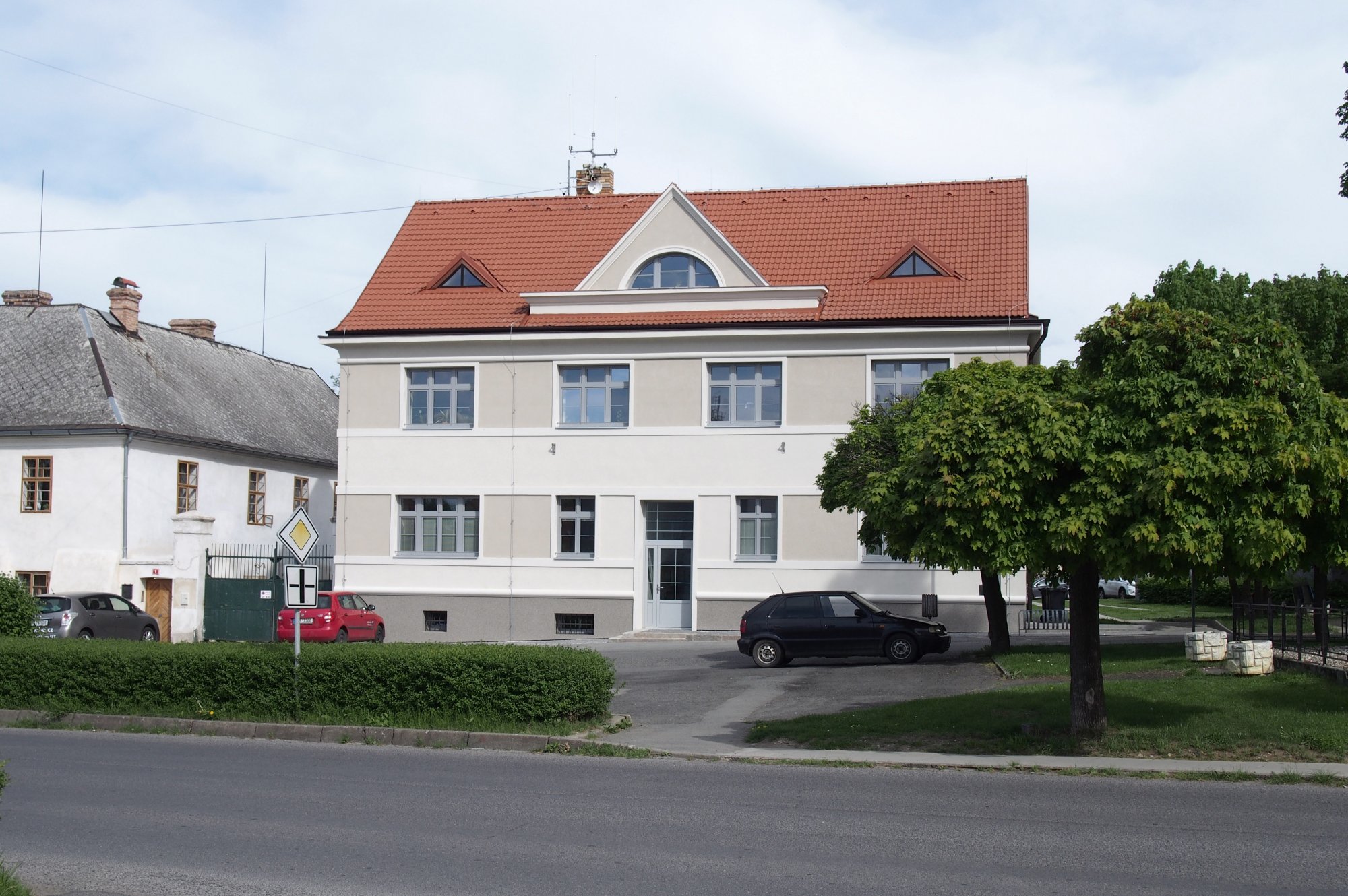 rekonstrukce fas&aacute;d M&Uacute; Odolena Voda